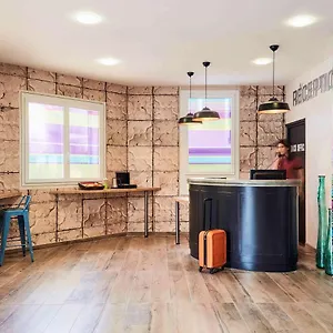 Hotel Ibis Styles Rooftop &, Hyeres