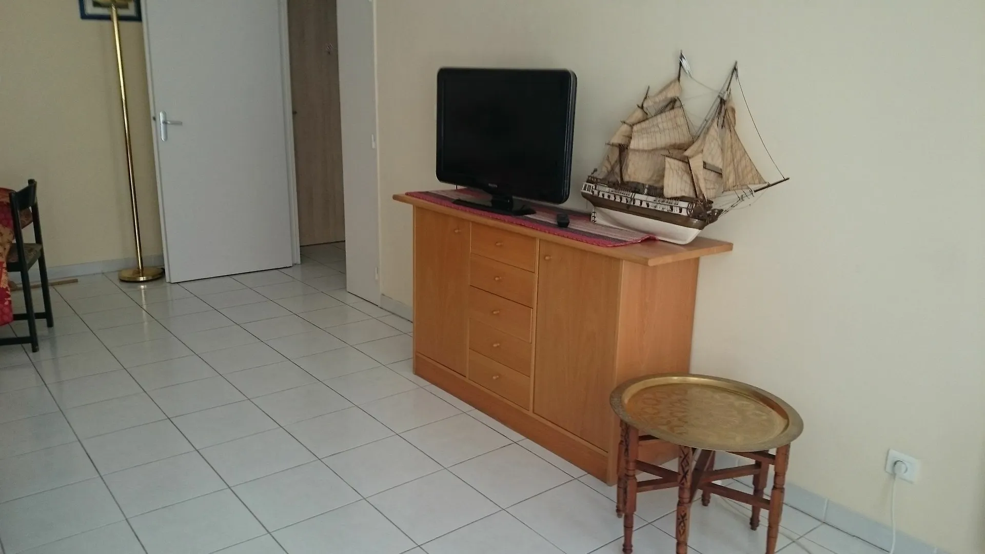 Apartment With One Room In Hyeres, With Wonderful City View, Enclosed 0*, Hyeres
