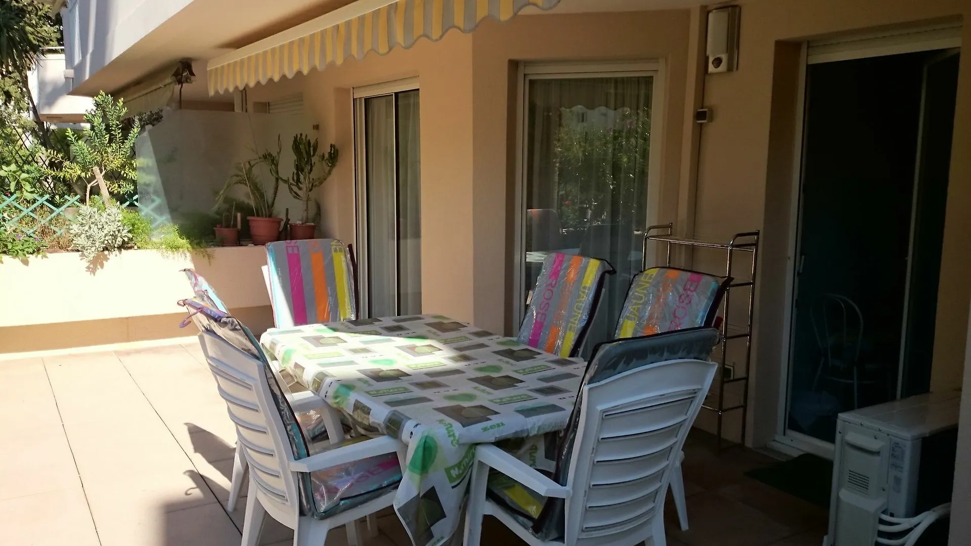 Apartment With One Room In Hyeres, With Wonderful City View, Enclosed Hyeres